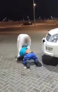فيديو يوثق اعتداءً على عامل في محطة وقود